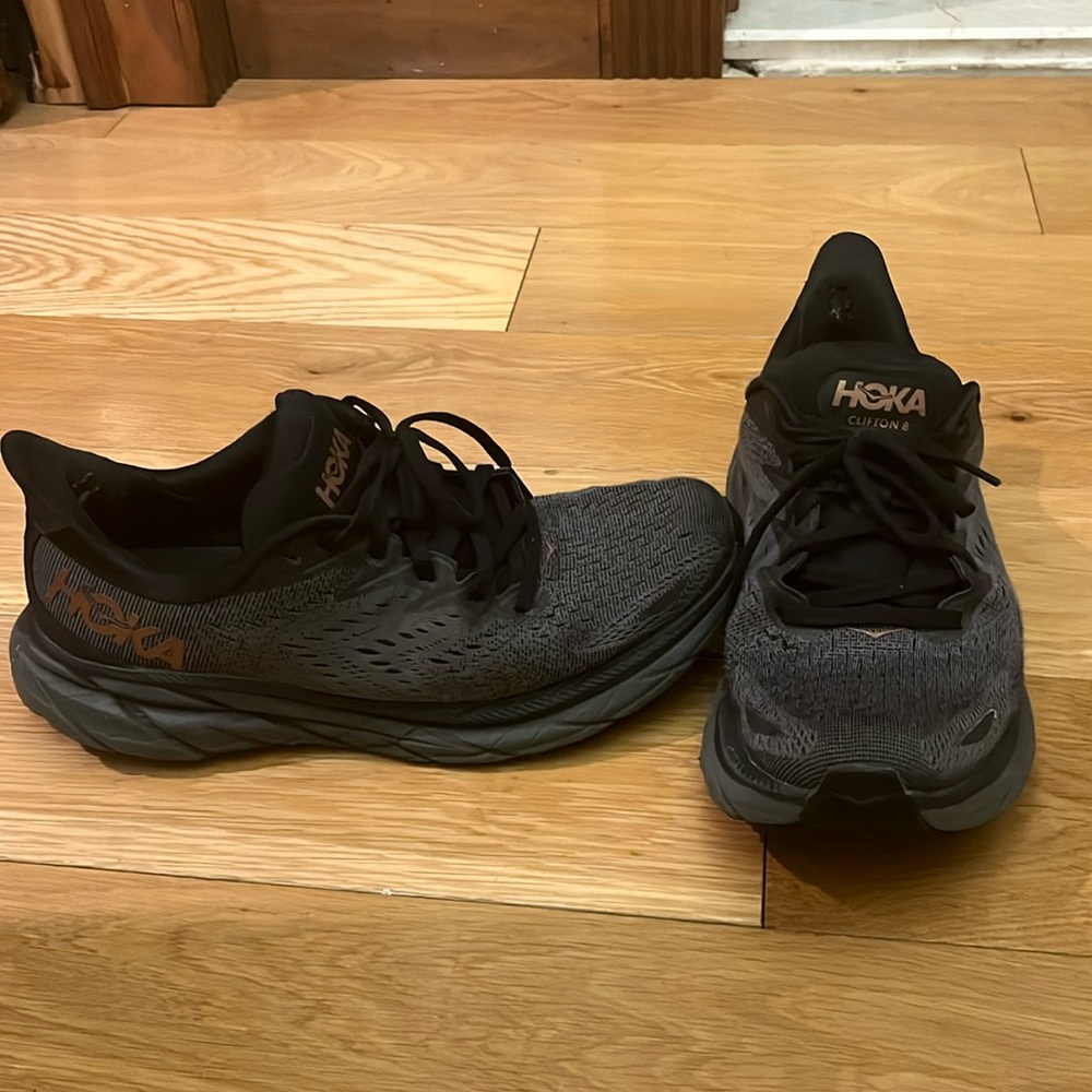 Hoka One One- Clifton 8